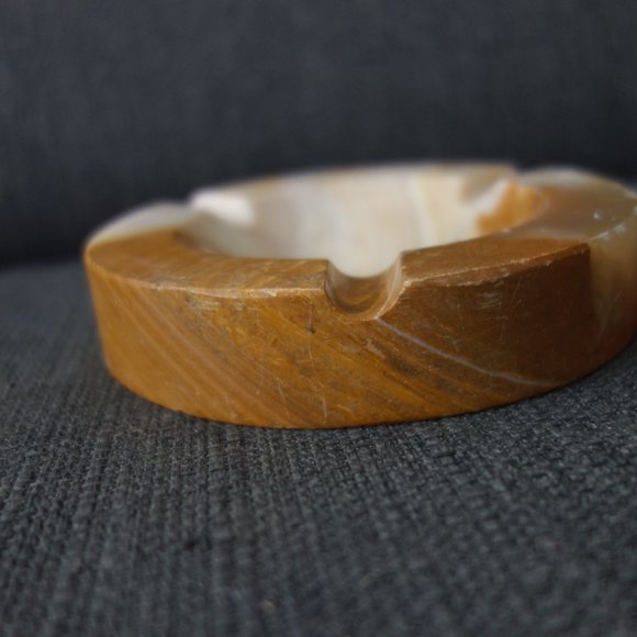 Nice Ash Tray - Picture 4 of 9